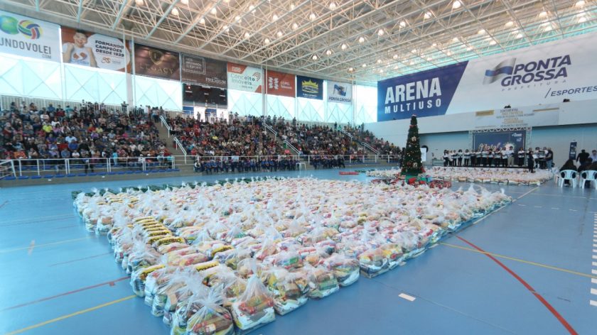 Prefeitura entrega  cestas natalinas para famílias em situação de  vulnerabilidade social | Grande Curitiba - Seu novo portal de notícias de  Curitiba e Região Metropolitana.
